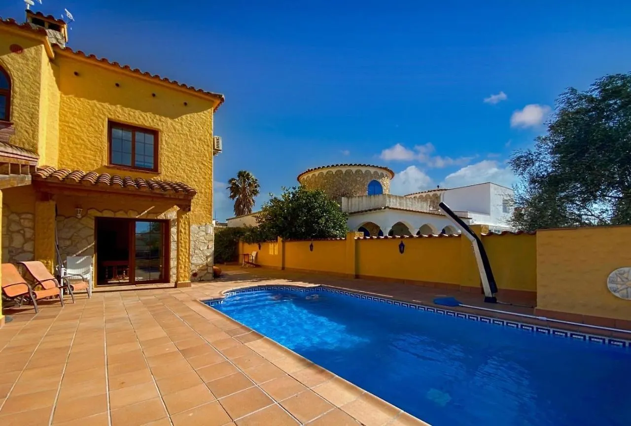 Ampuriahome Villa Hosting 15, Pool & Mooring 엠푸리아브라바 0*,  스페인