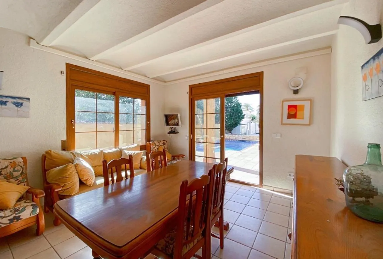 Ampuriahome Villa Hosting 15, Pool & Mooring 엠푸리아브라바
