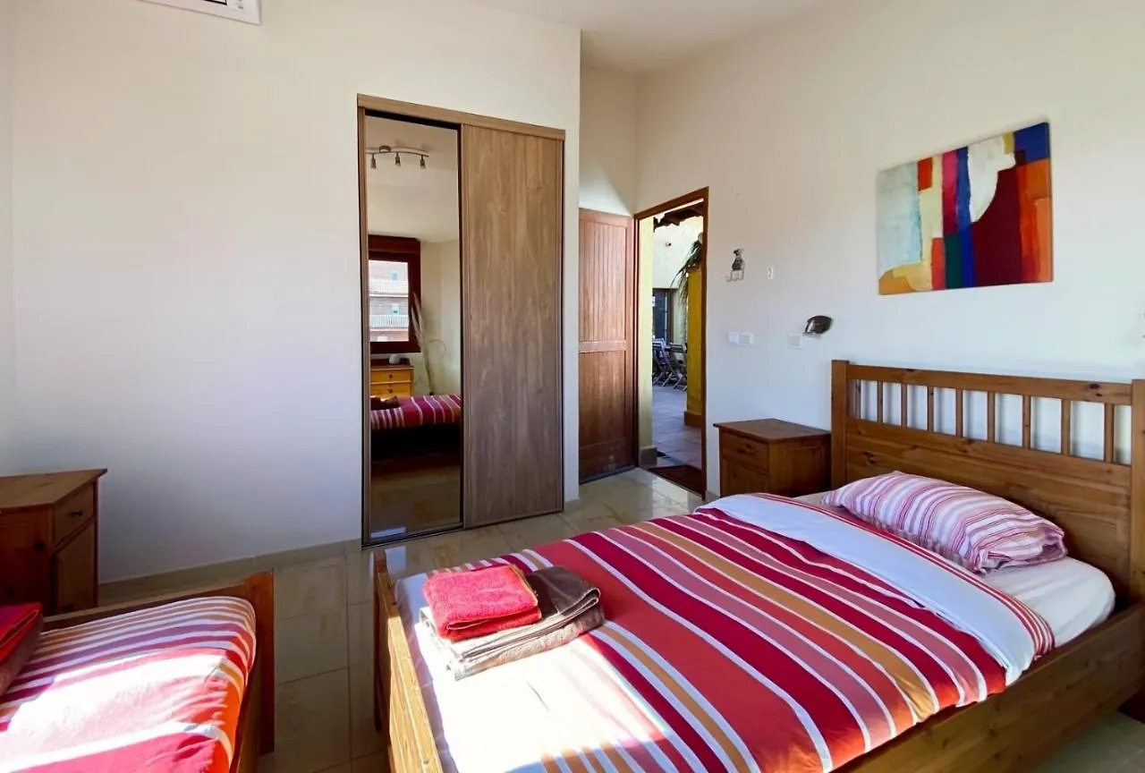 Ampuriahome Villa Hosting 15, Pool & Mooring location